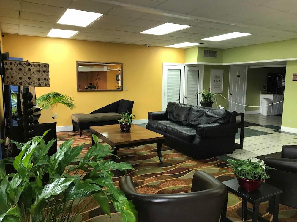 Quality Inn Tampa Lake Magdalene Exterior foto